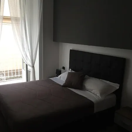 Mb95 - Mezzocannone Luxurious 4*