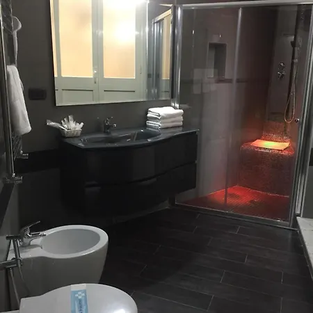 فندق مبيت وإفطار Mb95 - Mezzocannone Luxurious