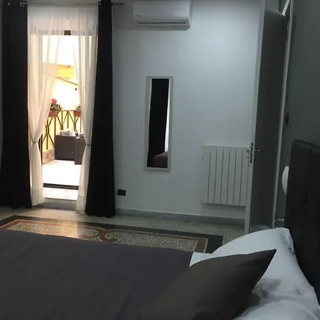 Couette-café Mb95 - Mezzocannone Luxurious 4*