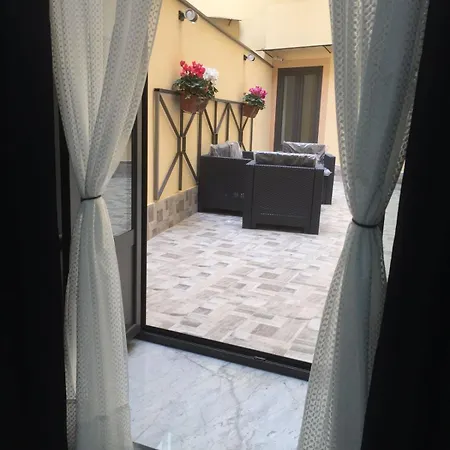 Mb95 - Mezzocannone Luxurious فندق مبيت وإفطار