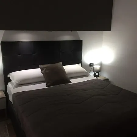 Mb95 - Mezzocannone Luxurious