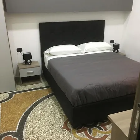 Mb95 - Mezzocannone Luxurious