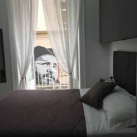 Mb95 - Mezzocannone Luxurious 4*