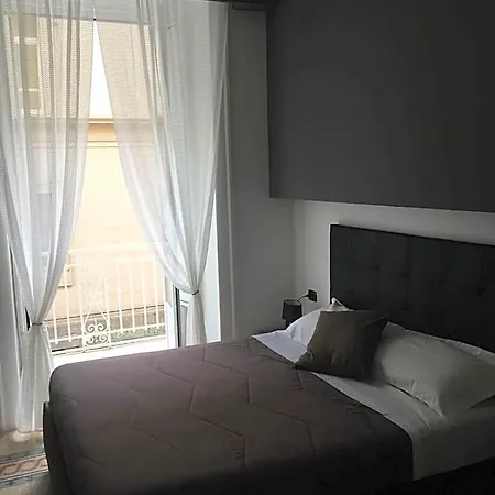 Mb95 - Mezzocannone Luxurious 4*
