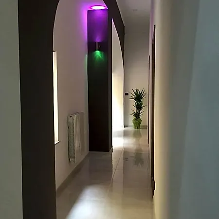 فندق مبيت وإفطار Mb95 - Mezzocannone Luxurious نابولي