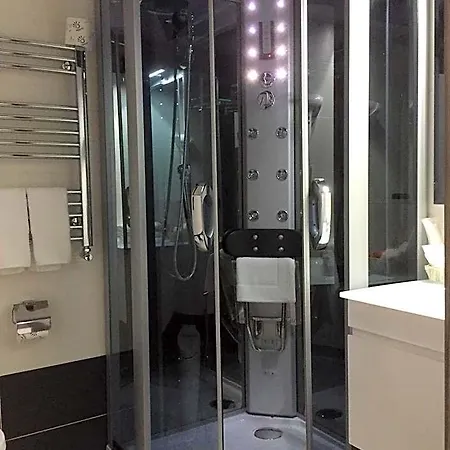 فندق مبيت وإفطار Mb95 - Mezzocannone Luxurious