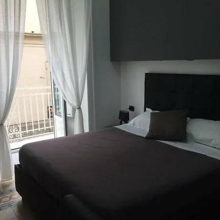 Couette-café Mb95 - Mezzocannone Luxurious Naples