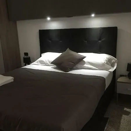 Mb95 - Mezzocannone Luxurious Couette-café Naples