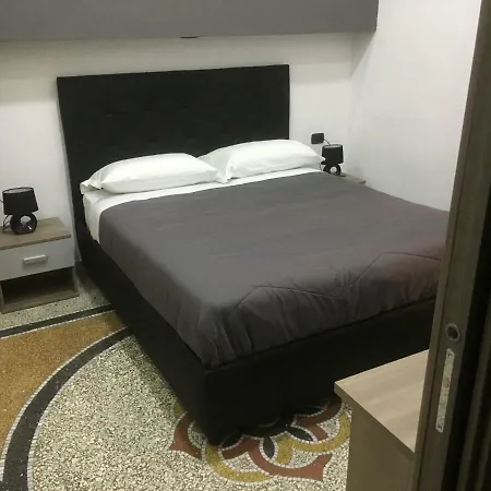 Mb95 - Mezzocannone Luxurious B&B