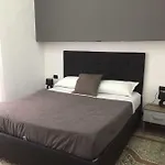 Nocleg ze śniadaniem Mb95 - Mezzocannone Luxurious Neapol