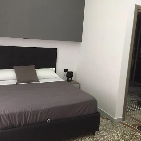 Nocleg ze śniadaniem Mb95 - Mezzocannone Luxurious 4*
