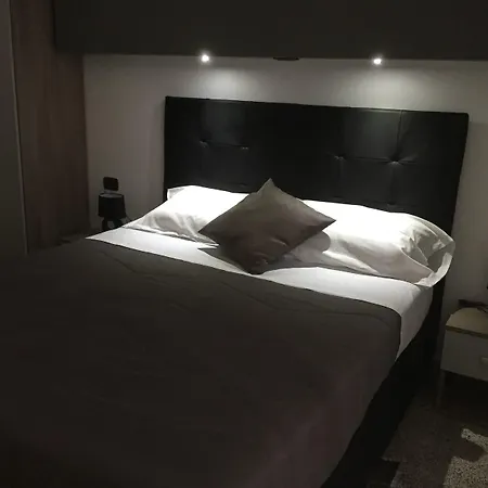 Oda ve Kahvaltı Mb95 - Mezzocannone Luxurious