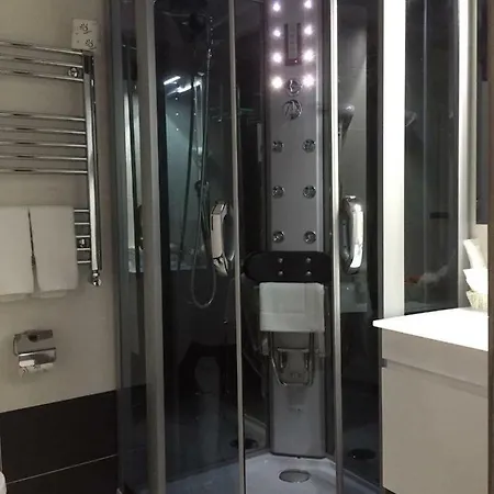 Mb95 - Mezzocannone Luxurious לינה וארוחת בוקר