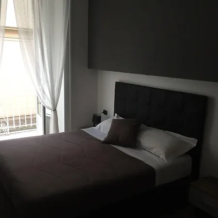 Mb95 - Mezzocannone Luxurious 3*